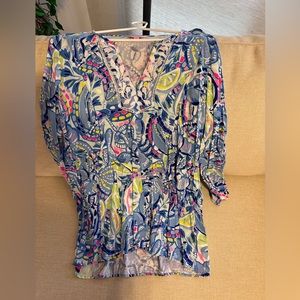 Size Medium Lily Pulizter top